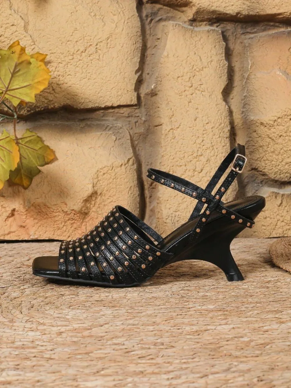 Black Elegant Minimalist Women's Kitten Heel Square Toe Sandals with Rivet